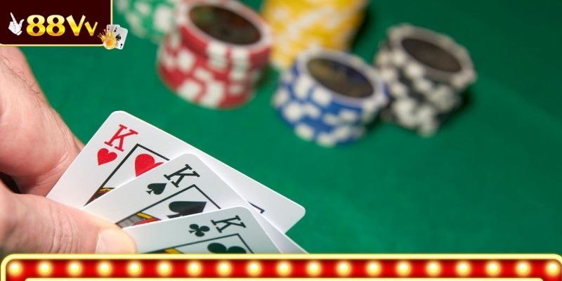 Bộ bài đồng chất trong tay cực hiếm và mạnh